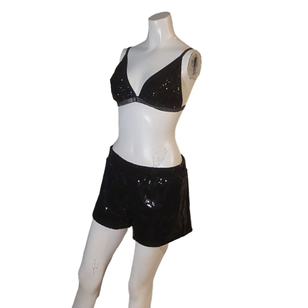 VICTORIA SECRET SPARCKLES/ GLITTERY BRAS SIZE XL‎